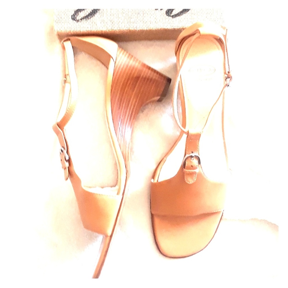 CIRCA Joan & David Wedges,Sandals,9.5,Nude/Tan